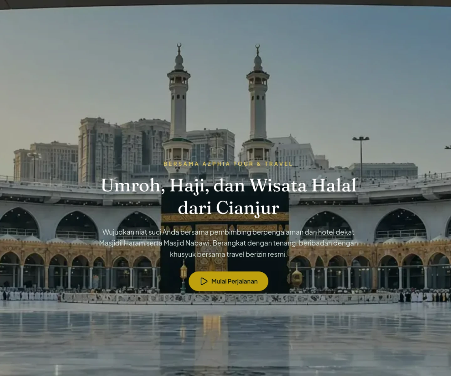 Tampilan pembuka situs Azphia Tour & Travel